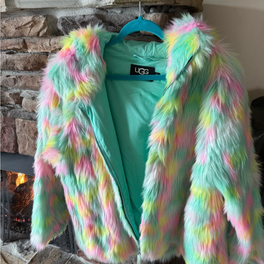 UGG Women’s ' Pastel Faux Fur Jacket - Picture 3 of 7